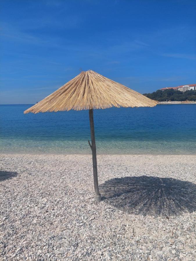 Near The Beach Pula Bagian luar foto