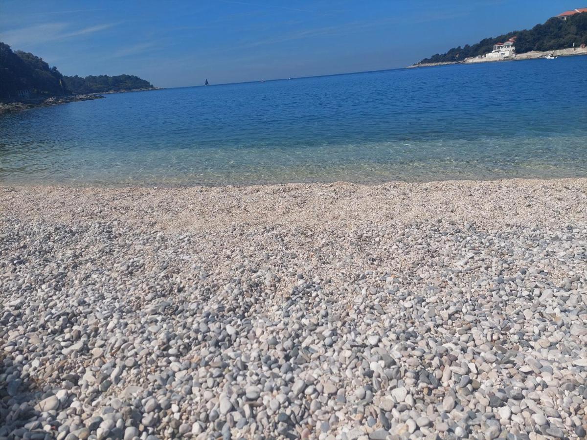 Near The Beach Pula Bagian luar foto